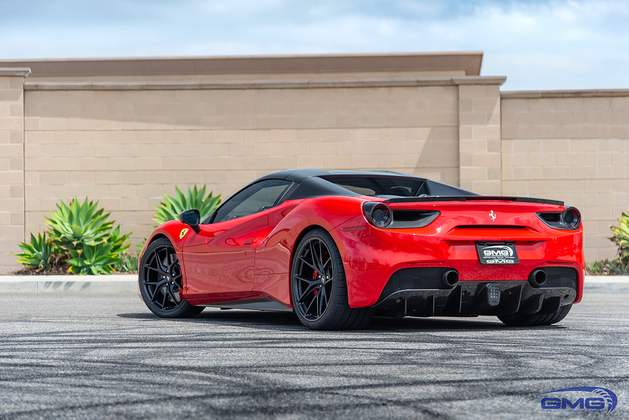 Ferrari 488 черная